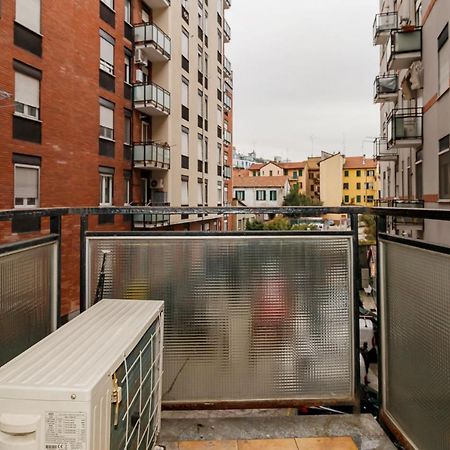 New Apartment Close To Metro Station - City Center Milano Exterior foto